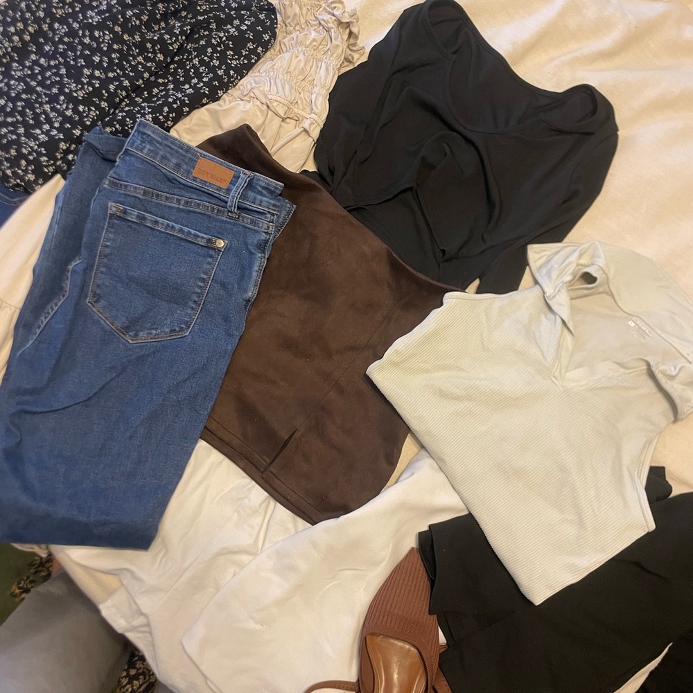 Women’s Lot- 17 items